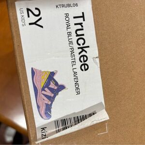 Kids Kizik sneakers, size 2Y.